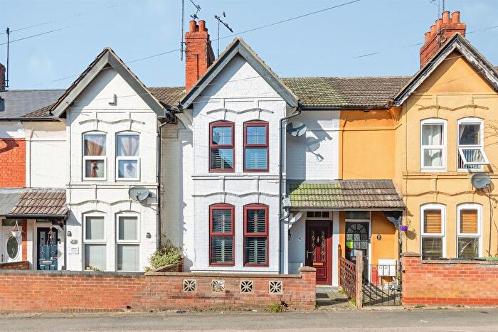 3 Bedroom Terraced House For Sale In Victoria Road, Rushden, NN10