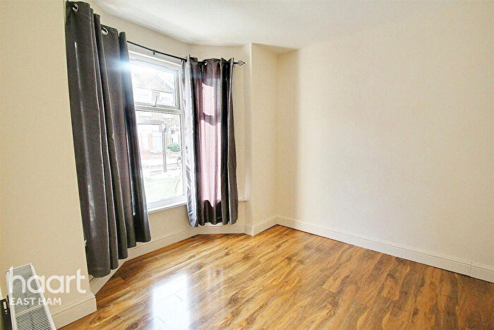 4 Bedroom Terraced House To Rent In Mitcham Road, London, E6