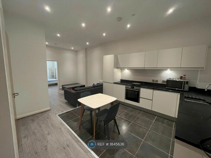 2 Bedroom Flat To Rent In The Co-Operative, Coventry, CV1