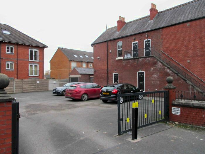 1 Bedroom Flat To Rent In Robinson Street, Leigh, Greater Manchester, WN7