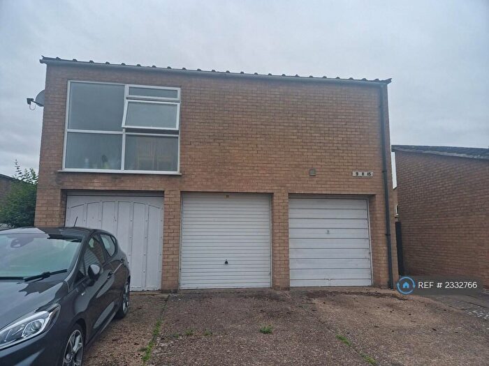 3 Bedroom Flat To Rent In Randolph Close, Leamington Spa, CV31