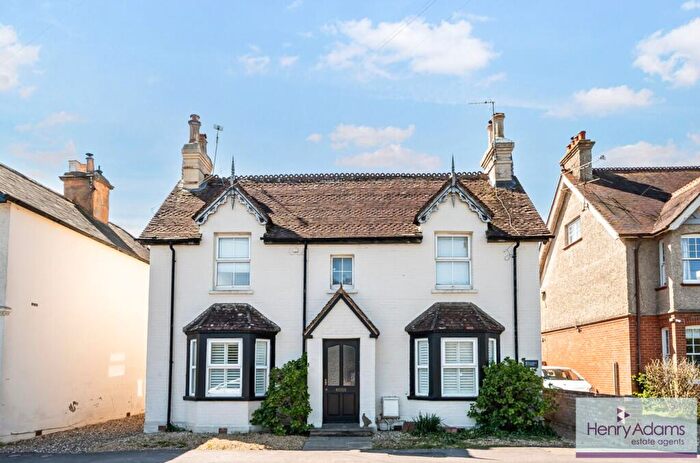 1 Bedroom Flat For Sale In Station Road, Liss, GU33