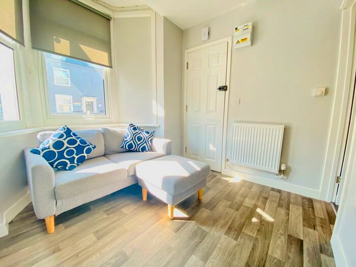 1 Bedroom Apartment To Rent In East Street, Sittingbourne, ME10