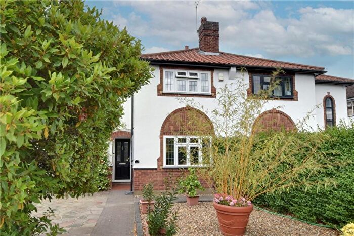 3 Bedroom Semi Detached House For Sale In Kidbrooke Park Road, London, SE3