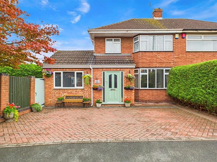 3 Bedroom Semi-detached House For Sale In Park Avenue, Longlevens, Gloucester, GL2