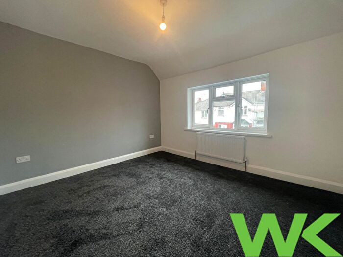 2 Bedroom Semi-Detached House For Sale In Stanway Road, West Bromwich, B71