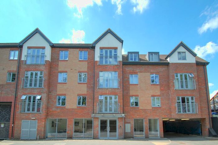 1 Bedroom Apartment To Rent In Oakridge Place, Oak End Way, Gerrards Cross, Buckinghamshire, SL9