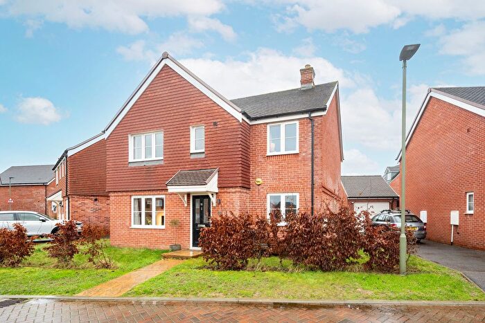 5 Bedroom Detached House For Sale In Eames Crescent, Horley, RH6