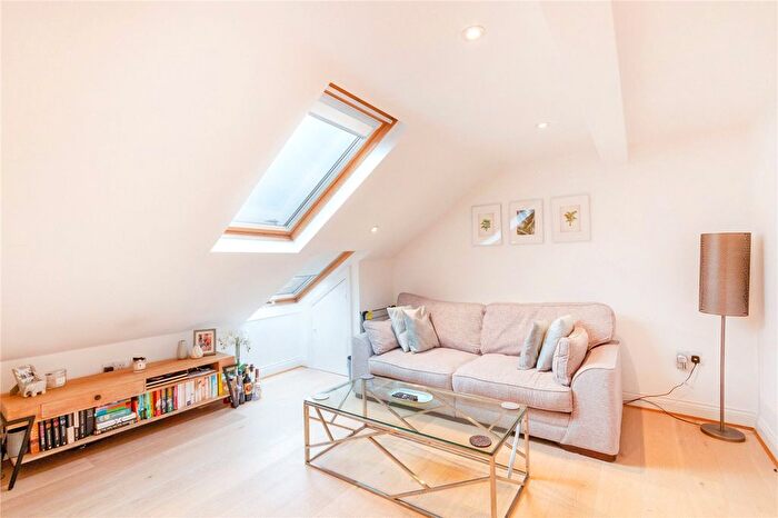 1 Bedroom Flat To Rent In Church Lane, London, SW17