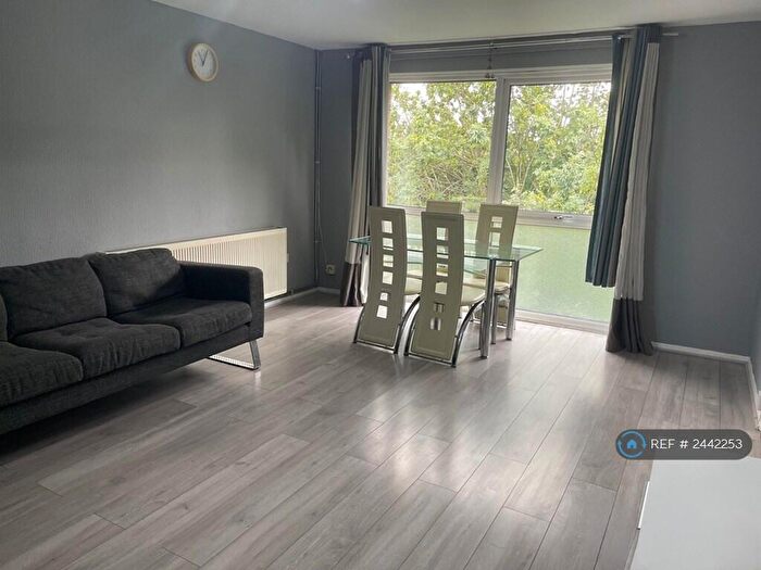 2 Bedroom Flat To Rent In Jasmine Gardens, Harrow, HA2