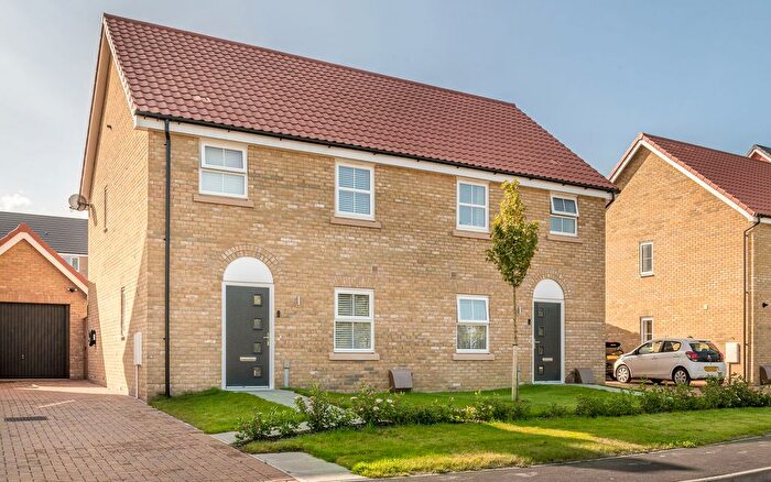 3 Bedroom Semi-Detached House For Sale In Linnet Road, Spixworth, NR6