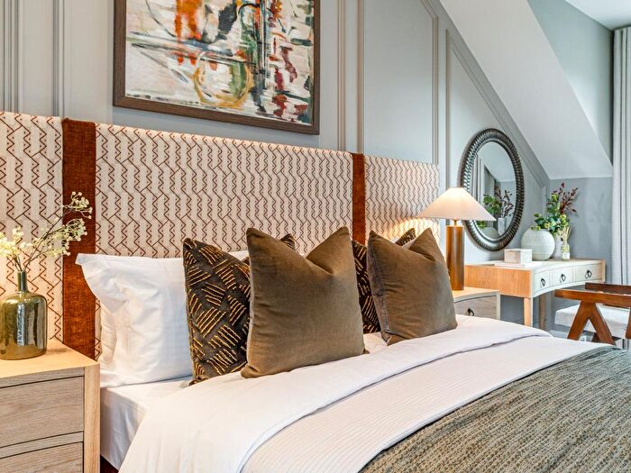 3 Bedroom Town House For Sale In St Ann's Road, London, N15