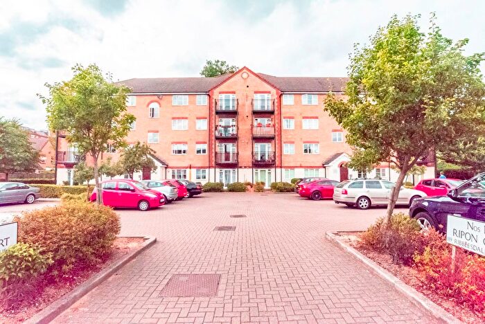 2 Bedroom Flat To Rent In Ripon Court, Ribblesdale Avenue, London, N11