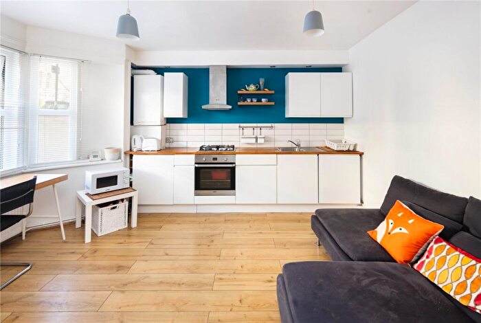 1 Bedroom Flat For Sale In Glenarm Road, Hackney, London, E5