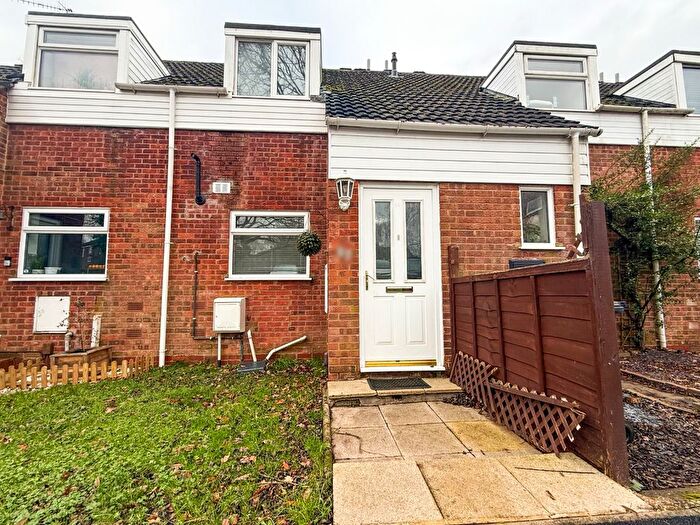 2 Bedroom Property To Rent In Oldbury Close, Redditch, B98