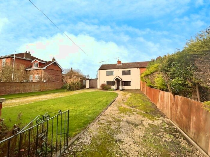 2 Bedroom Semi-Detached House To Rent In North Moor Road, Walkeringham, Doncaster, Nottinghamshire, DN10