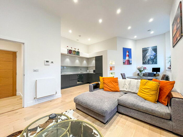 2 Bedroom Apartment For Sale In Craigie Drive, The Millfields, Plymouth, Devon, PL1