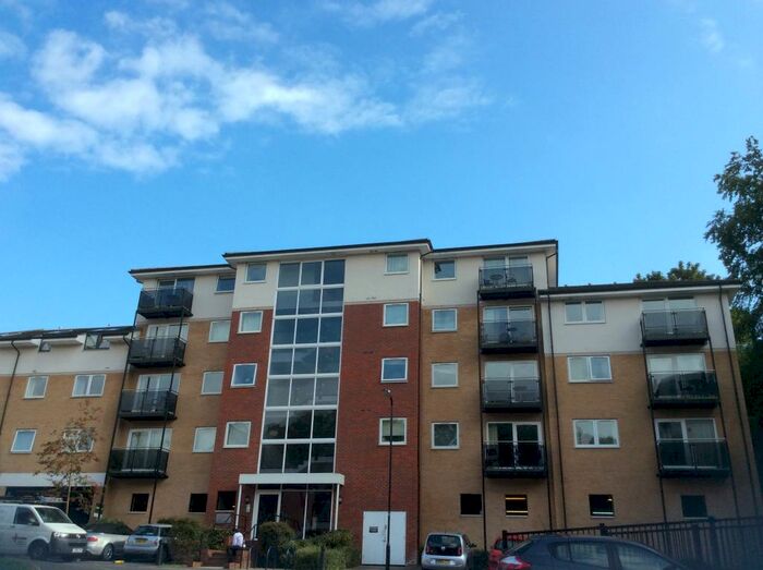 2 Bedroom Apartment To Rent In Seacole Gardens, Shirley, SO16