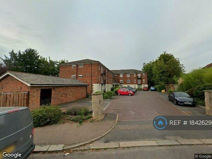 2 Bedroom Flat To Rent In High Acres, Enfield, EN2