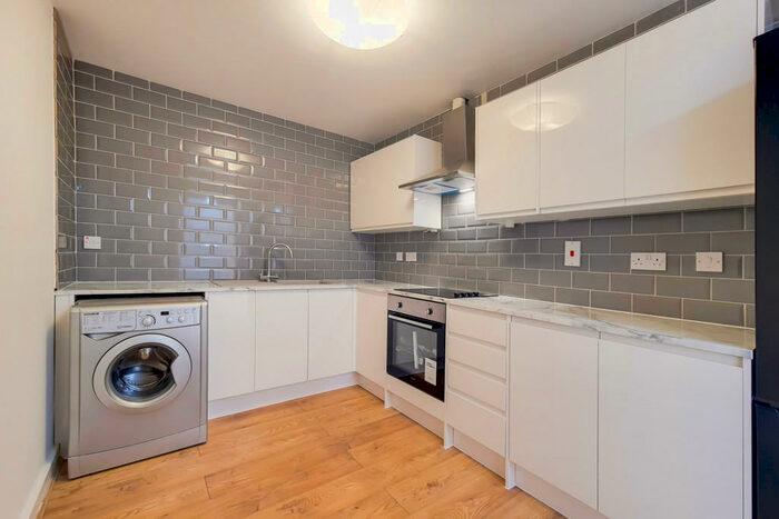 1 Bedroom Flat To Rent In Deptford High Street, SE8