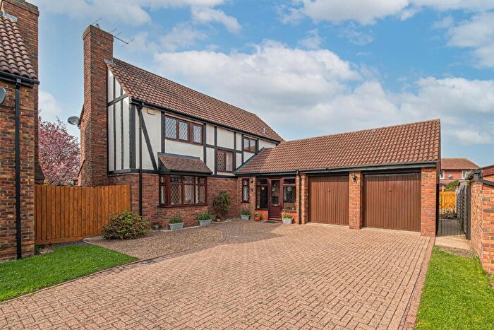 4 Bedroom Detached House For Sale In Barnard Close, Eynesbury, St. Neots, Cambridgeshire, PE19