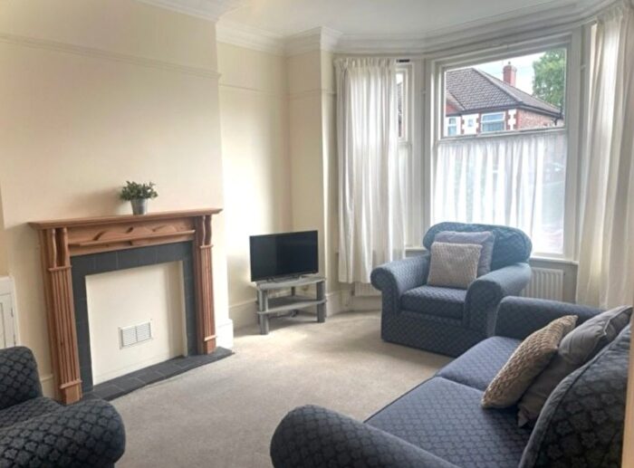 4 Bedroom Semi-Detached House To Rent In Beech Grove, Manchester, M14