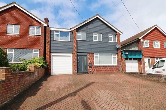 5 Bedroom Detached House For Sale In Upper St. Helens Road, Hedge End, SO30
