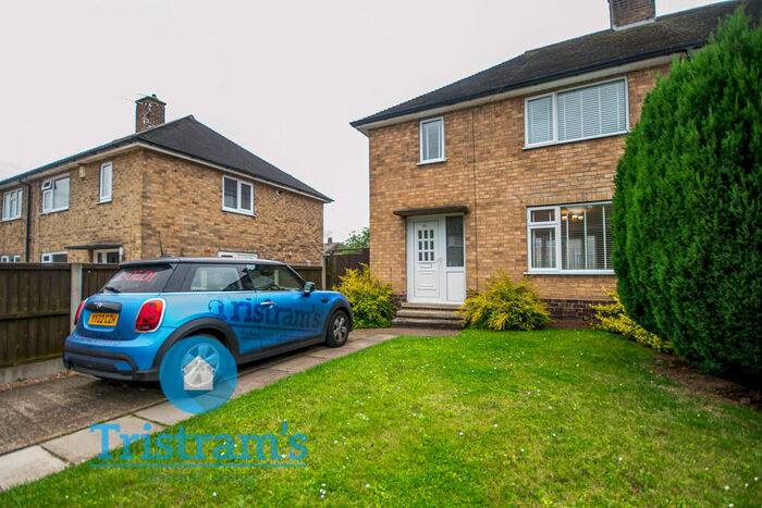 3 Bedroom End Of Terrace House To Rent In Pastures Avenue, Clifton, NG11