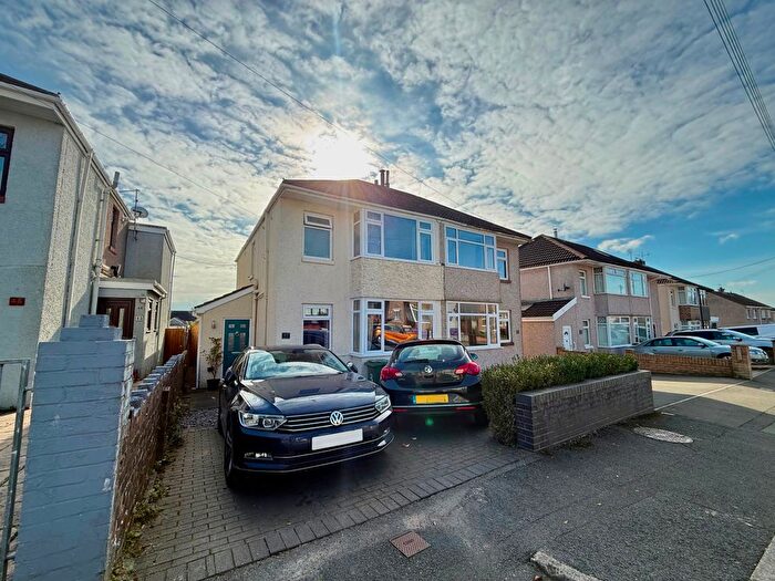 3 Bedroom Semi-Detached House For Sale In Garfield Avenue, Bridgend, CF31