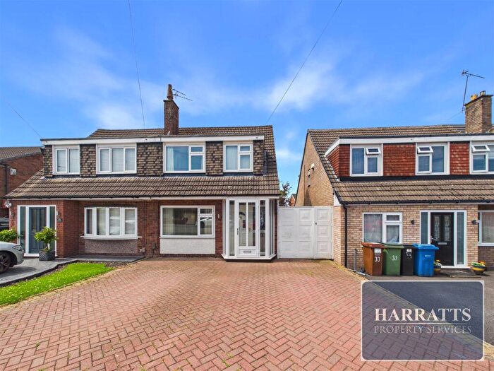 3 Bedroom Semi Detached House For Sale In Arundel Avenue, Hazel Grove, Stockport, SK7