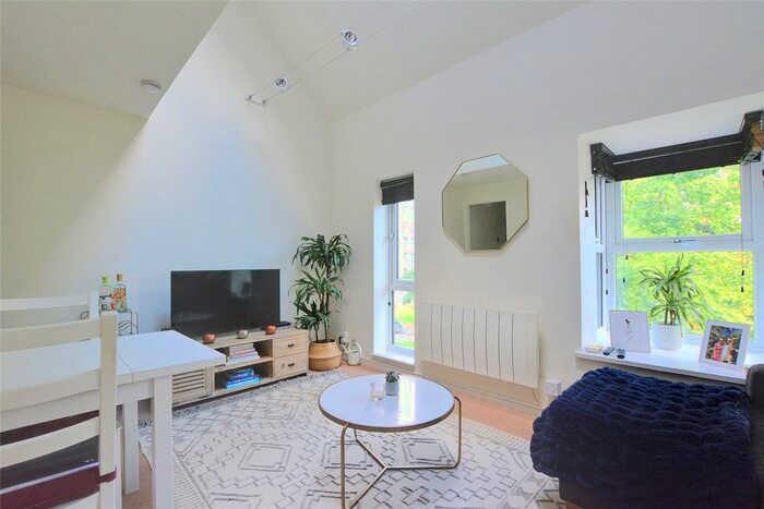 1 Bedroom Flat To Rent In Vanbrugh Park Road West, Blackheath, London, SE3