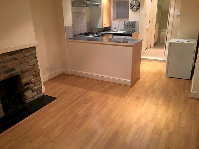 2 Bedroom Cottage To Rent In Nursery Row, High Barnet, EN5