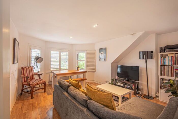 2 Bedroom Property To Rent In Thornlaw Road, West Norwood, London, SE27