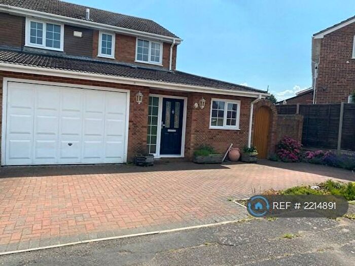 3 Bedroom End Of Terrace House To Rent In Christchurch Drive, Blackwater, Camberley, GU17
