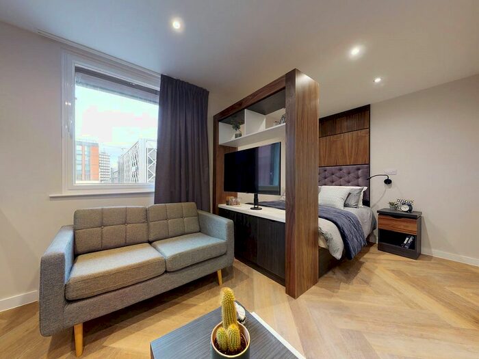 Studio To Rent In Wade Lane, Leeds, LS2