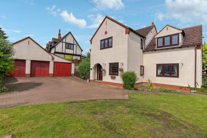 4 Bedroom Detached House For Sale In Church Street, Shillington, Hitchin, SG5