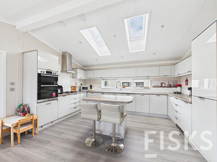 2 Bedroom Park Home For Sale In Shore Drive, Canvey Island, SS8