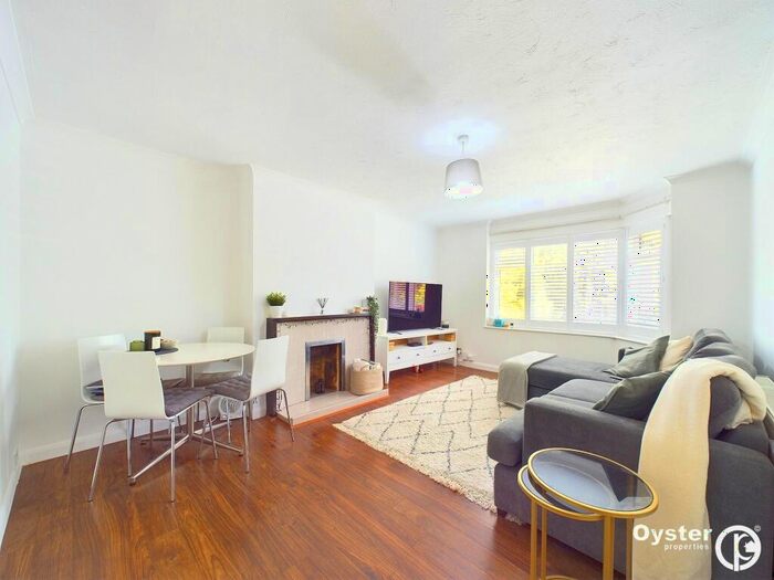 2 Bedroom Apartment To Rent In Wexham Street, Stoke Poges, SL3