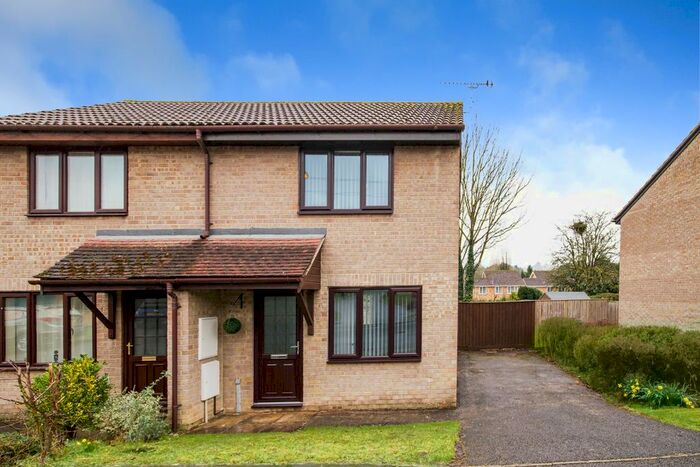 2 Bedroom Semi-Detached House To Rent In Fogwell Road, Botley, Oxford, OX2