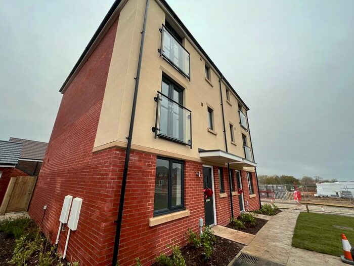 4 Bedroom Semi-Detached House To Rent In Badbury Park, SN3