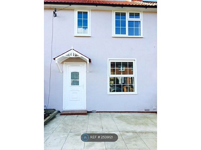 3 Bedroom Terraced House To Rent In Thornton, Carshalton, SM5