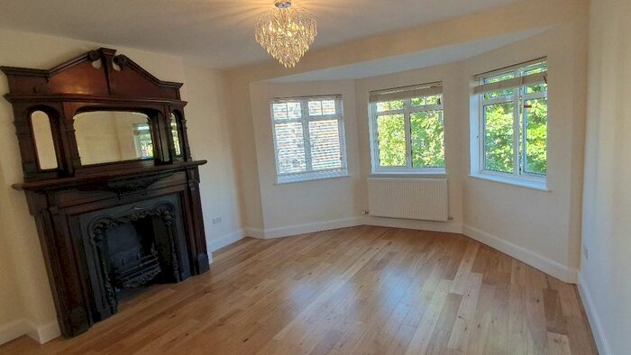 3 Bedroom Flat To Rent In Regents Park Road, London, N3