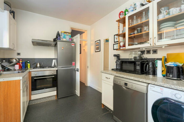 1 Bedroom Apartment To Rent In Waterloo Terrace, Islington, London, N1