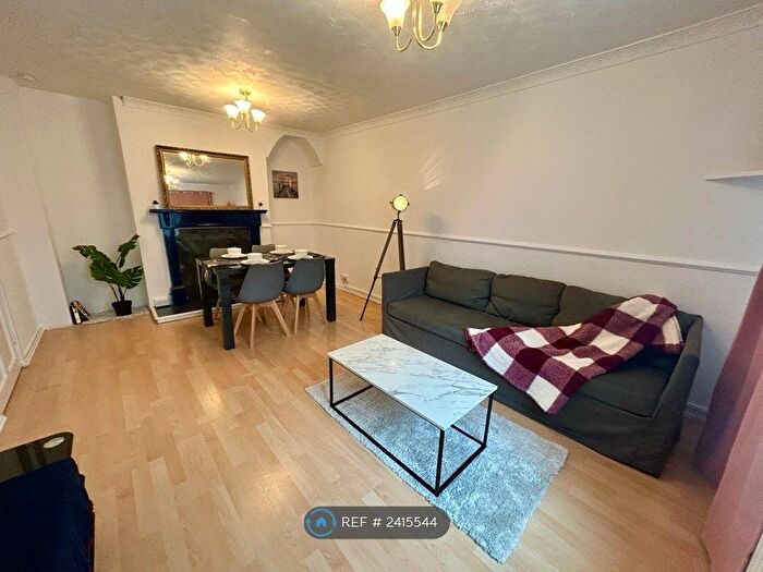 2 Bedroom Flat To Rent In Craster Square, Newcastle Upon Tyne, NE3