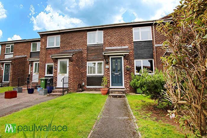 2 Bedroom Terraced House For Sale In Longfield Lane, West Cheshunt, EN7