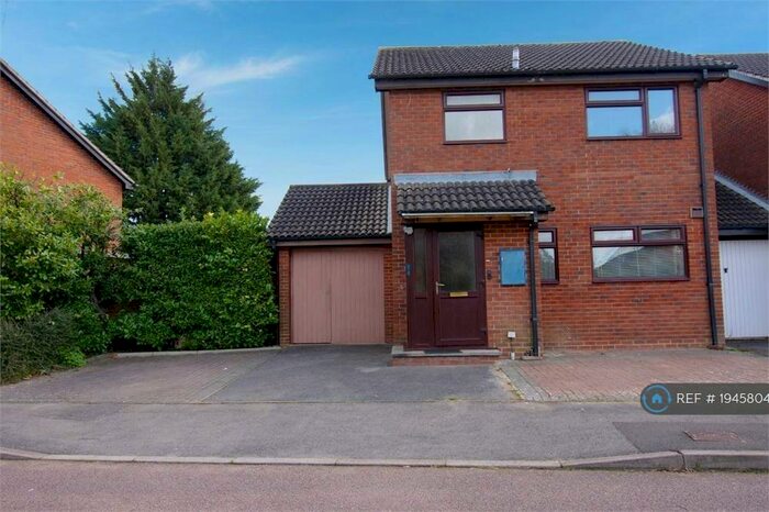 3 Bedroom Detached House To Rent In Sirius Close, Wokingham, RG41