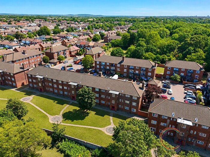 2 Bedroom Flat For Sale In Cranell Green, South Ockendon, RM15