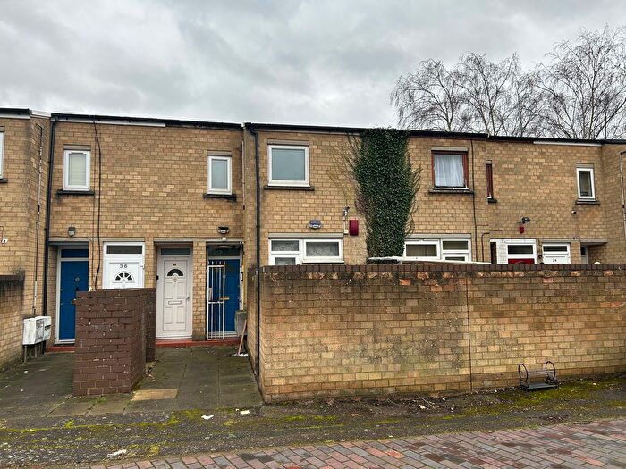 2 Bedroom Maisonette To Rent In Hayes, Middlesex, UB3