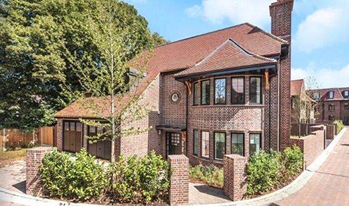 5 Bedroom Property To Rent In Chandos Way, Hampstead, NW11