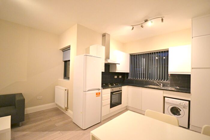 1 Bedroom Flat To Rent In Mitcham Road, Tooting, SW17